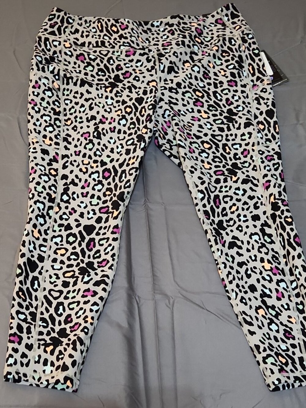 Torrid NWT Active Plus 3 High Rise Leopard Leggings Gray Black